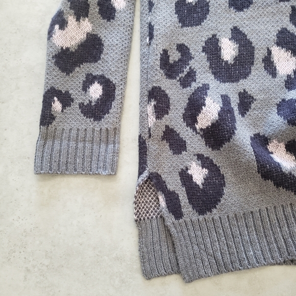 Lord & Taylor Design Lab Animal Print Sweater - Picture 4 of 6